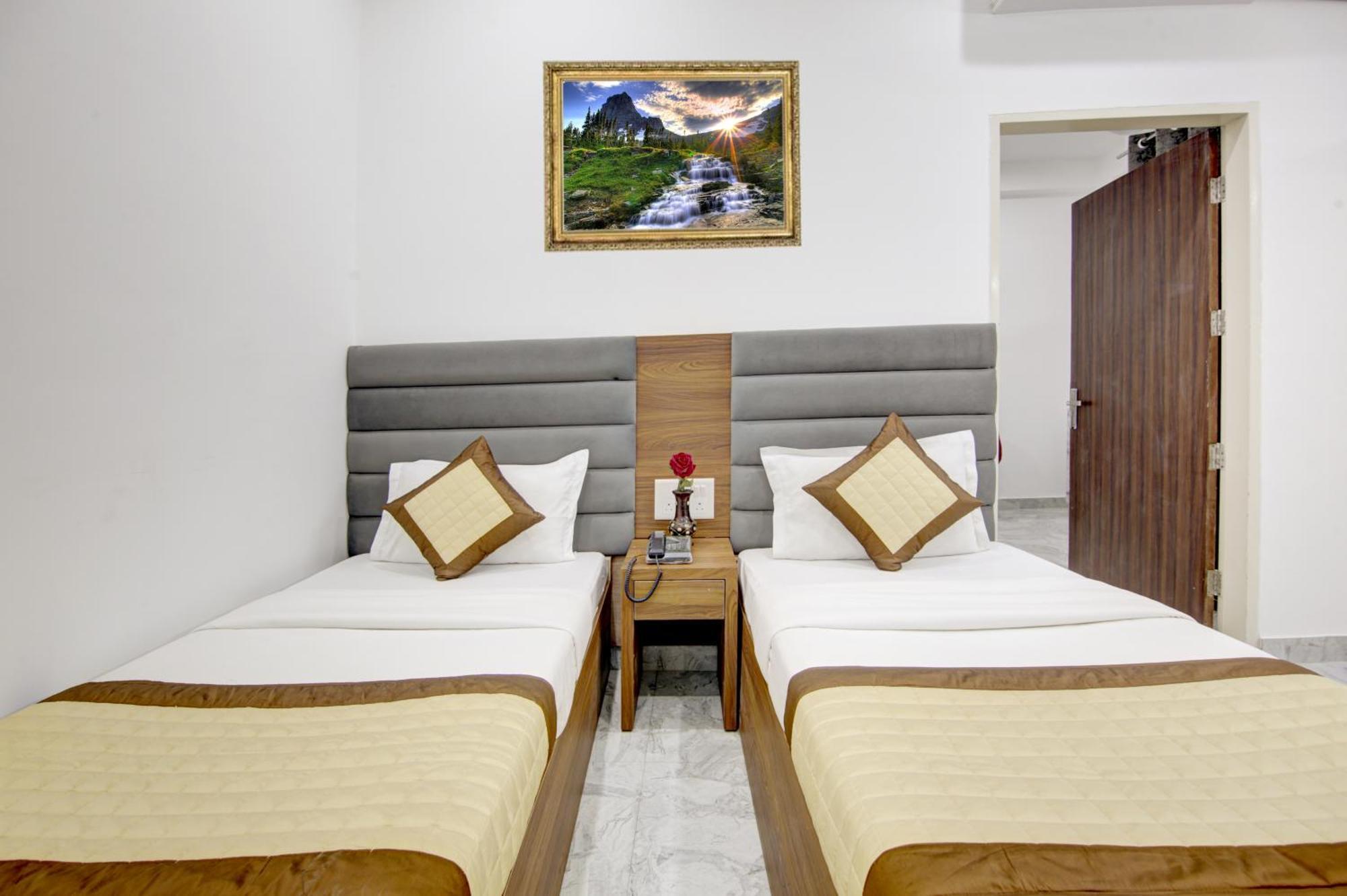 Hotel S B Inn - Near New Delhi Railway Station Paharganj Luaran gambar