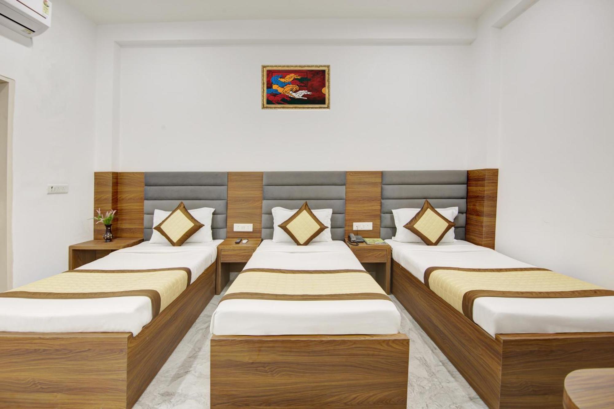 Hotel S B Inn - Near New Delhi Railway Station Paharganj Luaran gambar