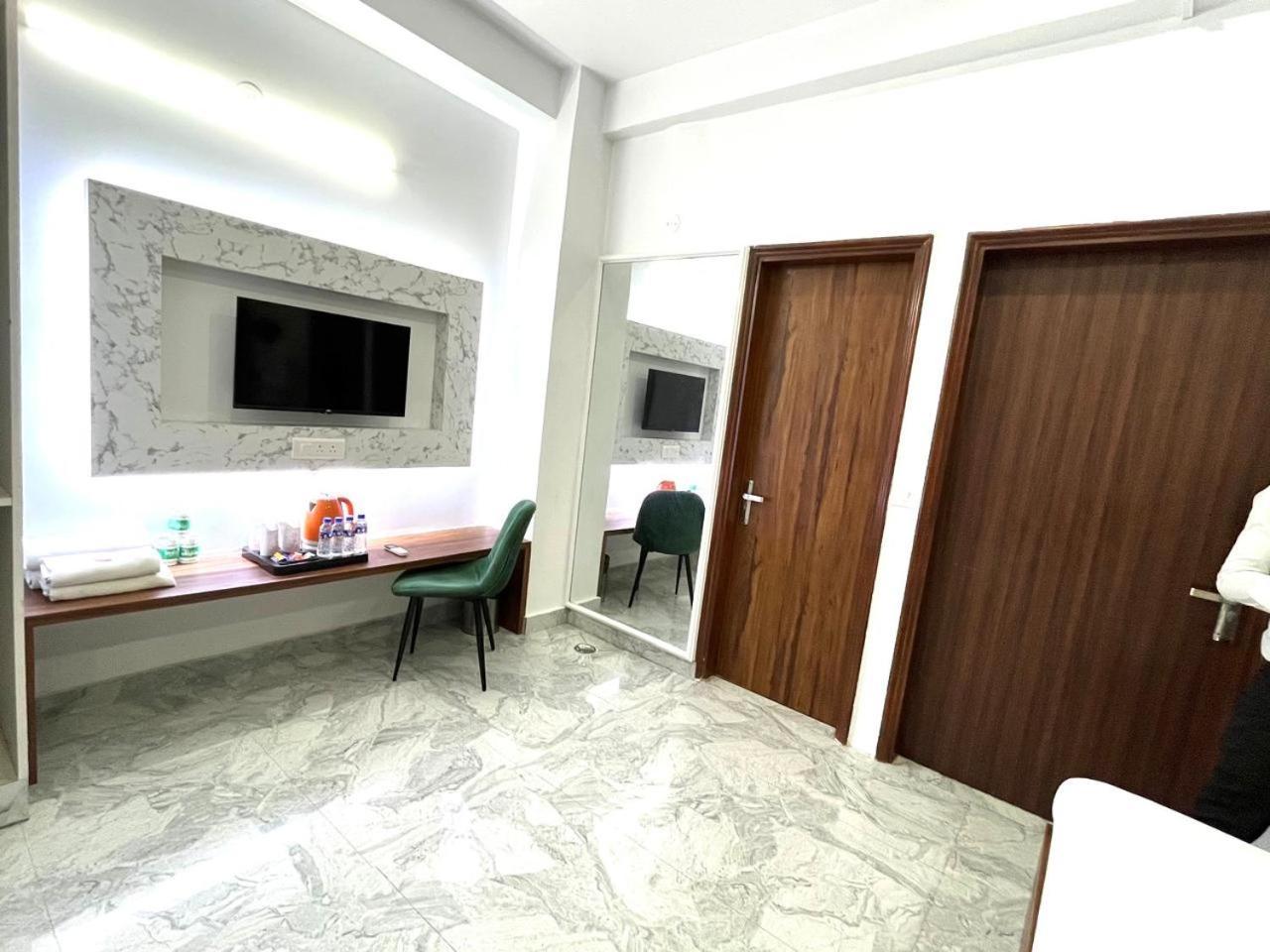 Hotel S B Inn - Near New Delhi Railway Station Paharganj Luaran gambar